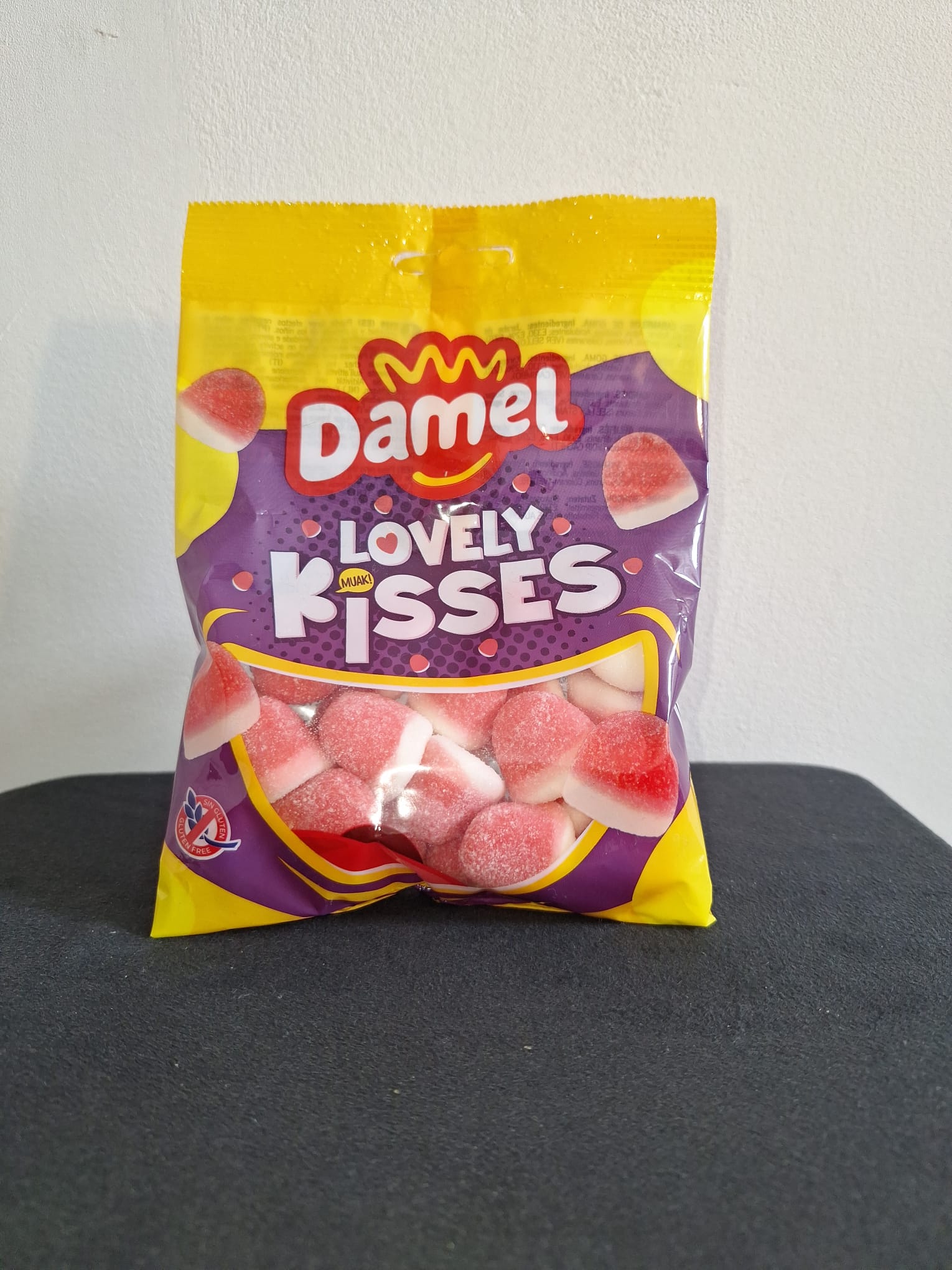 Damel Lovely Kisses